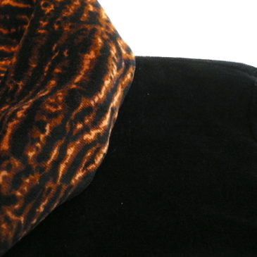 90’s tiger pattern velour tops & studs denim skirt