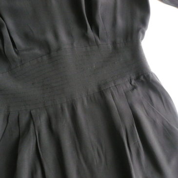 90’s black rayon short sleeve dress