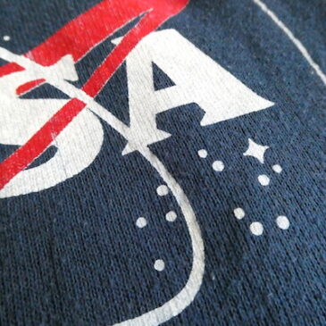 90’s NASA kennedy space center sweat shirt & 90’s white bold line red sweat shirt