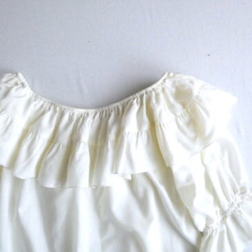 70〜80’s off white ruffle blouse & 90’s navy white gingham check mini skirt