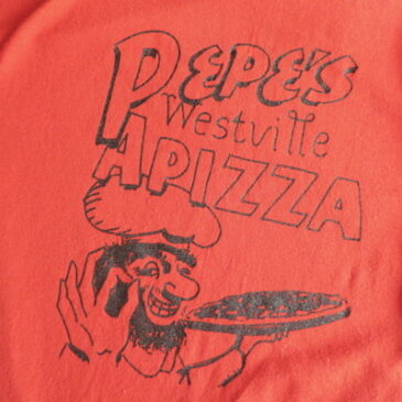 80’s pizzeria red T shirt & 60’s olive green side line cropped pants