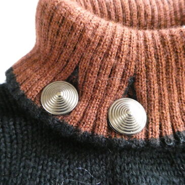 80〜90’s Benetton turtle neck silver button knit sweater &  tartan check 2tuck trousers