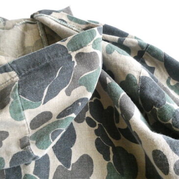 70’s camouflage pattern cotton zip up hooded JKT & 90’s〜 gray henley neck thermal long sleeves shirt
