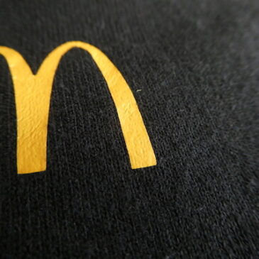 70’s green acrylic high neck pullover top & 90’s~ yellow M black sweat shirt