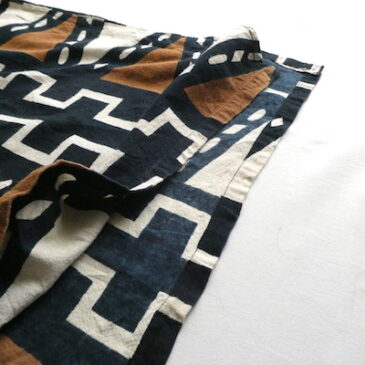 90’s African pattern cotton big T  & 90’s~ off-white puff sleeves cotton blouse